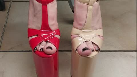 teninchheels online show from December 10, 8:04 am