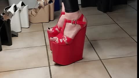 teninchheels online show from January 28, 7:00 pm