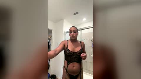 SELENE SANTOS online show from July 19, 8:29 am