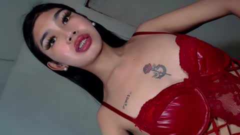 Snapshot of tgirl_luna69 chatting on January 5, 2:04 am Luna online show from January 5, 2:04 am