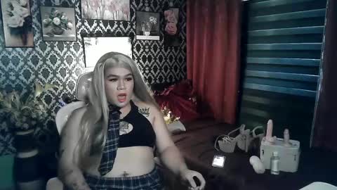 thaliafoxyummy online show from March 4, 5:42 am