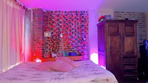 Goldie online show from November 13, 9:44 pm