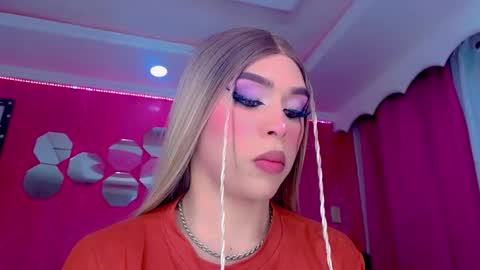 Snapshot of tiffanymackensyy69 chatting on October 31, 4:55 am tiffanymackensyy69 online show from October 31, 4:55 am