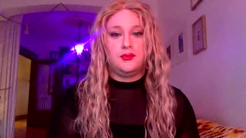 TranCalliope online show from December 3, 8:55 pm