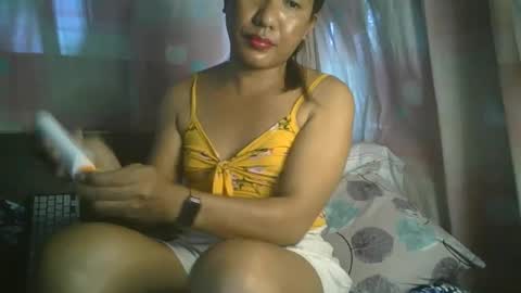 Snapshot of transhottie28 chatting on February 11, 8:26 am transhottie28 online show from February 11, 8:26 am