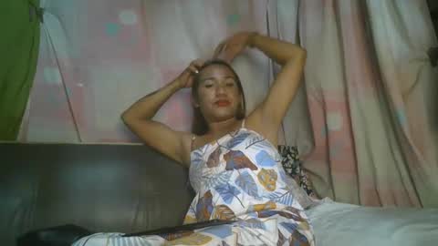 Snapshot of transhottie28 chatting on February 14, 11:21 am transhottie28 online show from February 14, 11:21 am