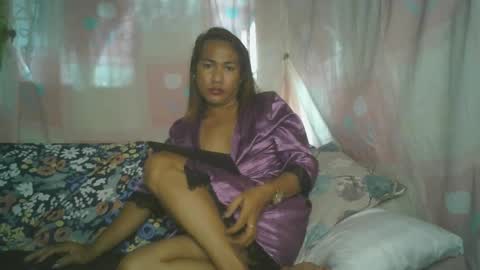Snapshot of transhottie28 chatting on February 24, 10:47 pm transhottie28 online show from February 24, 10:47 pm