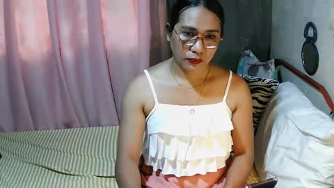 Snapshot of transhottie28 chatting on September 20, 8:31 am transhottie28 online show from September 20, 8:31 am