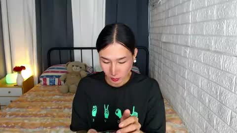 Chloe online show from June 22, 3:25 am