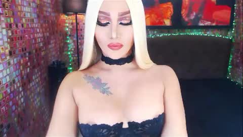 KYLIE BELLA  TS online show from February 14, 10:04 pm