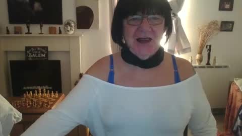 trinity1011 online show from January 3, 8:43 am