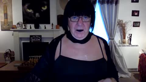 trinity1011 online show from November 1, 7:06 am