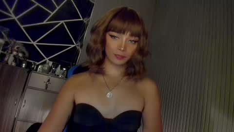 Ms Ella online show from December 20, 2:49 pm