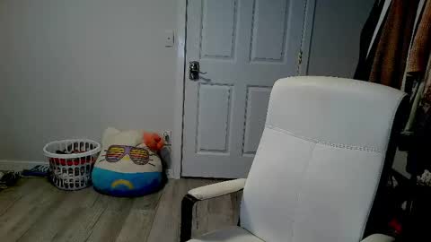 Day online show from April 18, 9:11 am