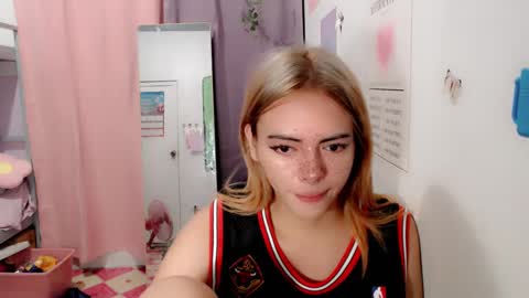 Snapshot of ts_vexana chatting on January 3, 11:35 am Dhalia online show from January 3, 11:35 am