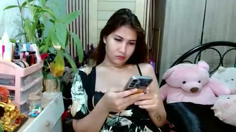 SHENA  online show from December 4, 2:27 am