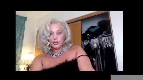 Snapshot of tssabrinaxxx chatting on March 1, 7:04 pm Sabrina Ravndahl online show from March 1, 7:04 pm