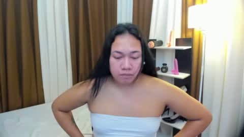 Karen Oquio online show from November 20, 6:14 am