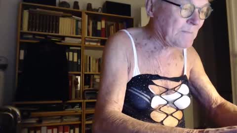 FINN but call me NANNA online show from January 10, 3:37 pm