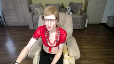 Clementine online show from March 27, 8:26 am