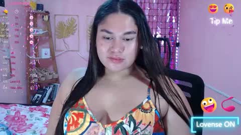 Snapshot of ur_baby_rebbecca chatting on January 8, 1:41 pm SINGLE online show from January 8, 1:41 pm