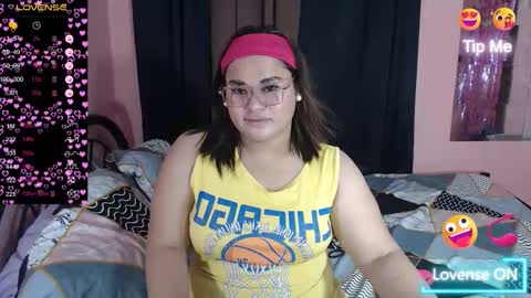 Snapshot of ur_baby_rebbecca chatting on March 9, 11:35 pm SINGLE online show from March 9, 11:35 pm