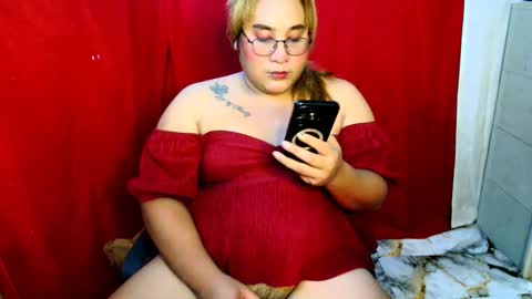 pretitit micole online show from December 16, 9:14 am