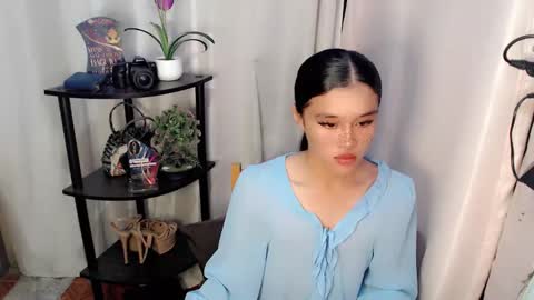 chen online show from April 22, 10:44 am