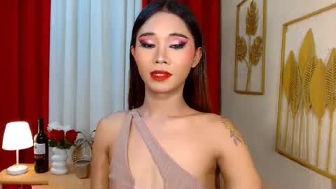 UrCaptivatingMaria online show from October 18, 10:30 am