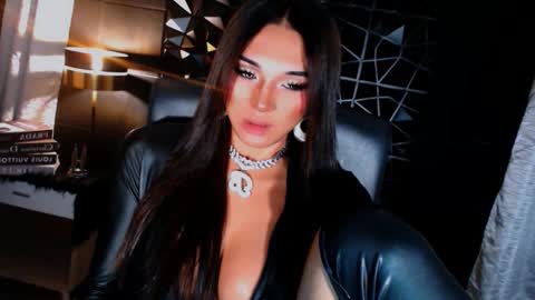 Snapshot of urgoddess_bella chatting on September 29, 1:33 pm My bella 3 online show from September 29, 1:33 pm