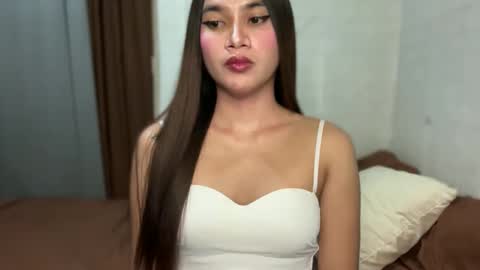 urhottylicious_cum online show from March 12, 1:05 pm