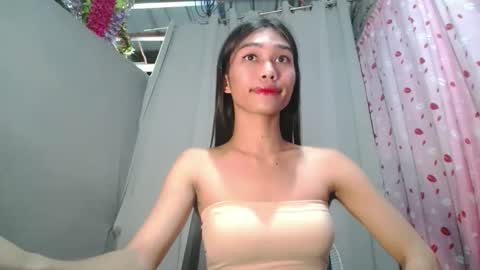 urloverjasmine_xx online show from May 19, 11:50 am