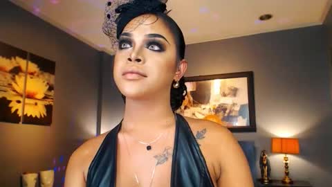 UrMajestyTyra online show from October 14, 8:26 am