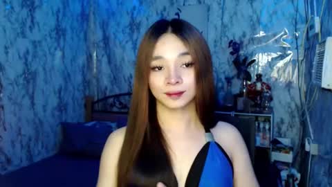 Yhana online show from December 4, 3:37 pm