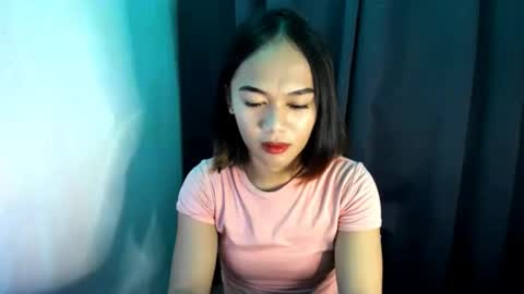 urslutty_mayie online show from November 14, 5:26 am