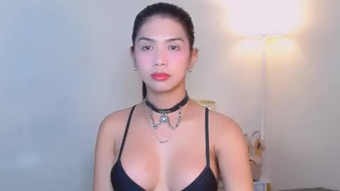 urwildest_margaret online show from February 21, 10:18 am