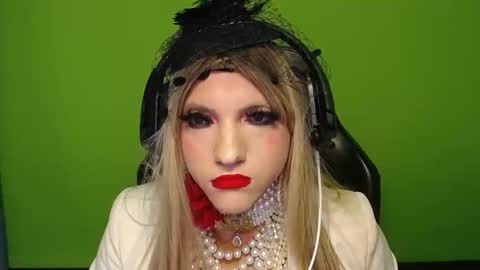 vanesacrossdresser online show from March 1, 5:20 am