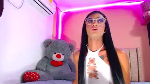 vannesa01 online show from February 4, 7:33 pm
