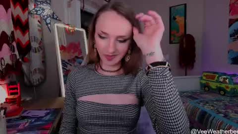 Violet Weatherbee online show from April 28, 2:27 am