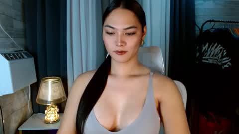 violet online show from October 17, 7:01 am