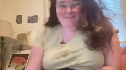 violetlyhappy online show from March 9, 10:46 pm