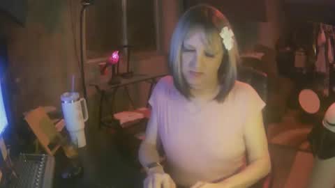 Whisper online show from January 25, 9:15 am