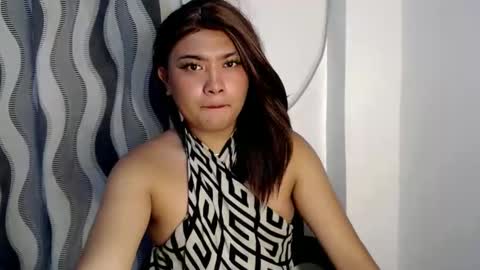 its me MADEL online show from April 25, 5:54 pm