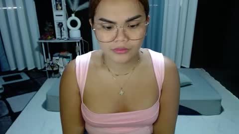 Kylie Smith online show from March 15, 6:16 am