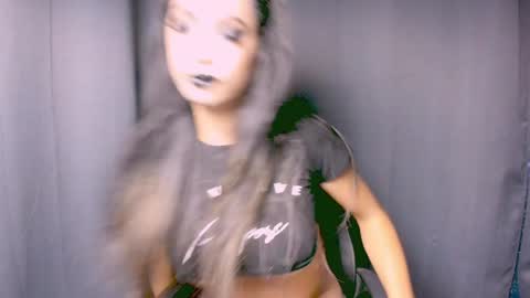 Lara online show from January 3, 11:12 pm