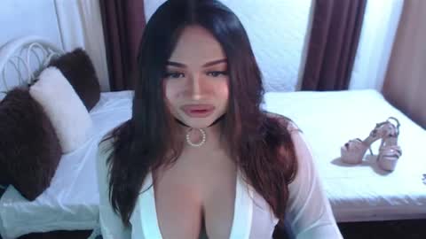 OLIVIA online show from June 28, 2:10 pm