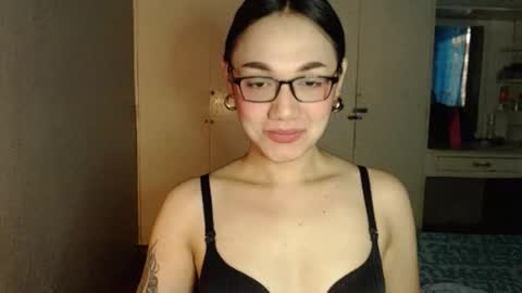 Melissa online show from December 20, 4:18 am