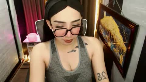 yassiered online show from April 7, 12:39 pm