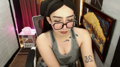 yassiered online show from April 20, 9:11 am