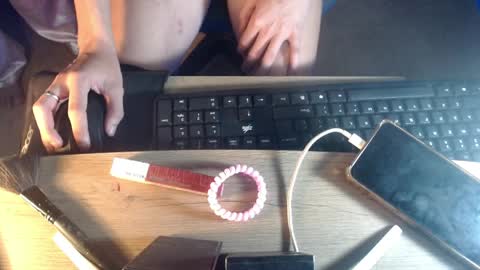 your_naughty_cumslut69 online show from April 7, 5:14 pm